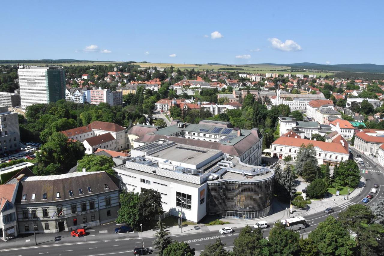 Panorama View Family Apartment Veszprem Luaran gambar